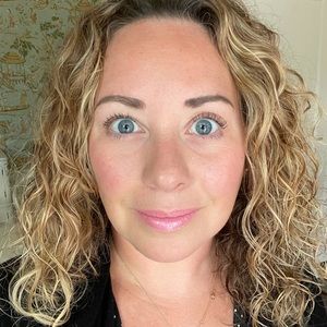 Meet your Posher, Shana